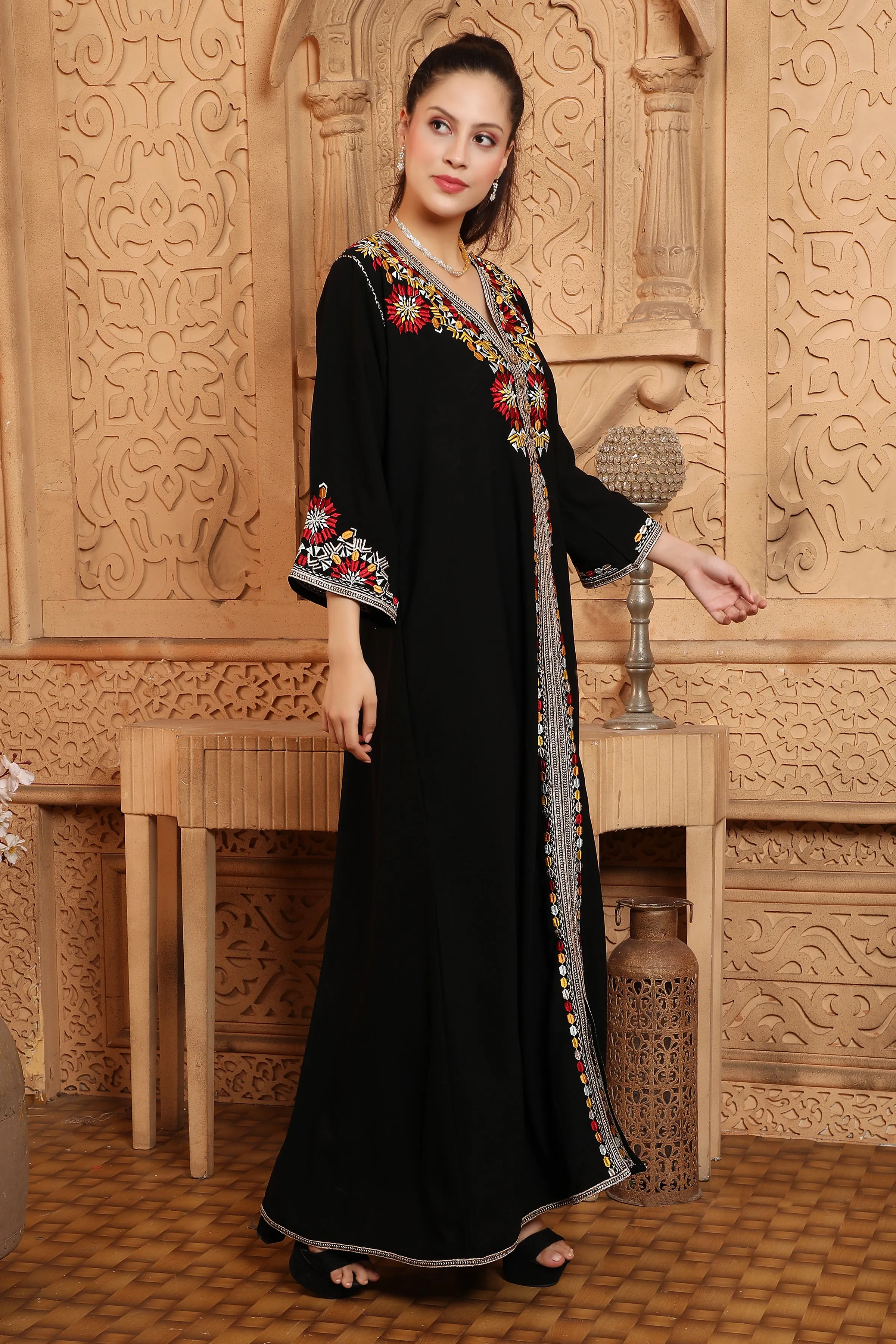 Delicate Embroidery Dubai Kaftan Abaya Arabic Dress