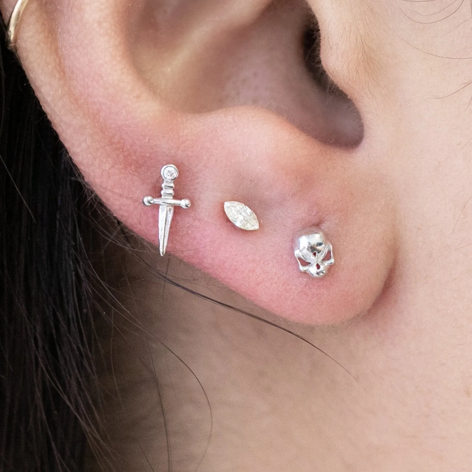 Shiny Skull Comfort Flat Back Studs