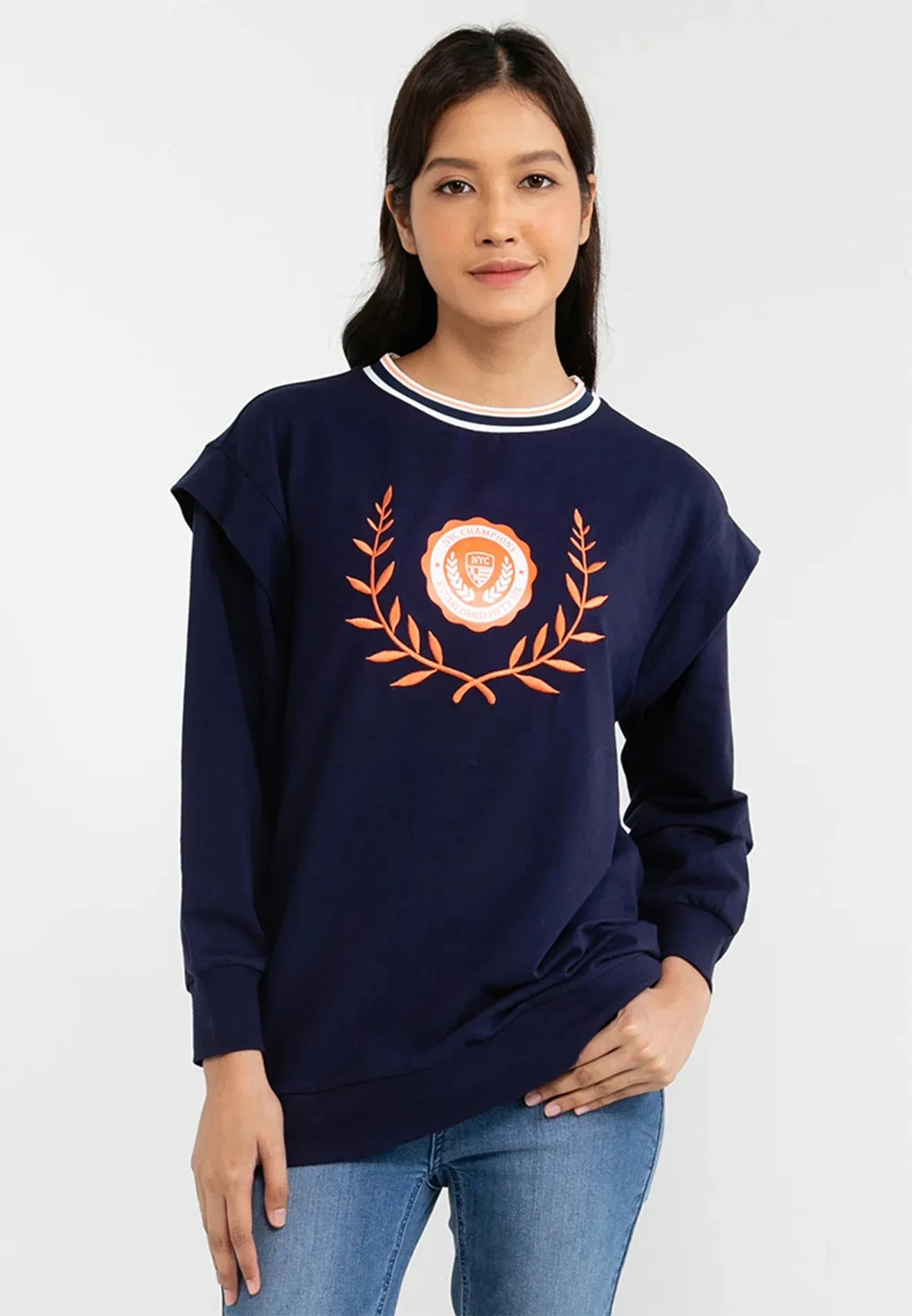 VOIR JEANS British-Style Badge Print Sweater